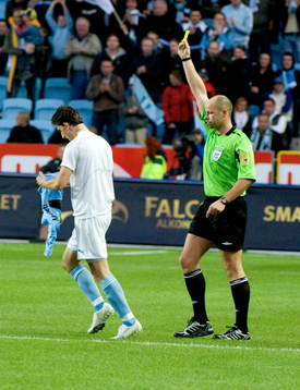 Agon Mehmeti, Malmö har gjort 2-0 och dragit av sig