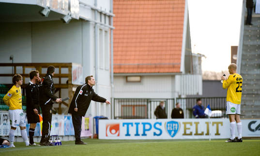 Thomas Askebrand, Tränare Falkenberg pratar med Robin