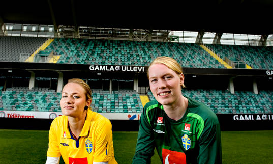 Stina Segerström och Hedvig Lindahl