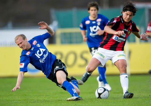 Miiko Albornoz tar bollen, Andreas Johansson luras
