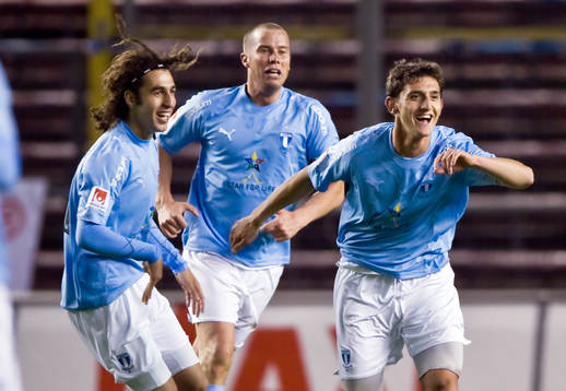 Jimmy Durmaz, Daniel Andersson och Agon Mehmeti, jubel