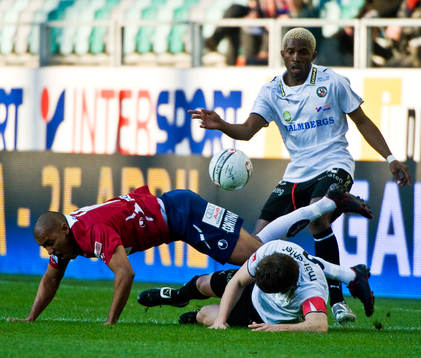 Eric Magloire Bassombeng, Örebro. Alessandro Silva