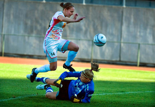 Manon Melis, Ldb gör 2-0 bakom Stephanie Labbé, målvakt