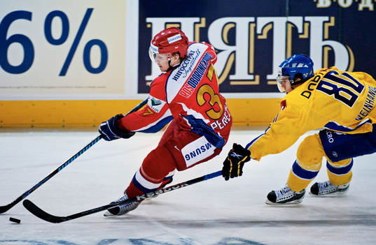 Alexander Perezhogin, Ryssland, är före Mattias