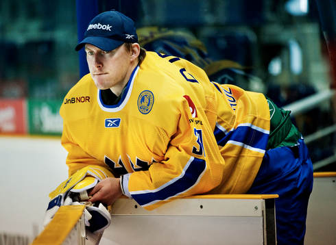 Johan Holmqvist, målvakt, vaktade båsdörren