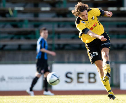 Filip Thurn laddar med vänstern