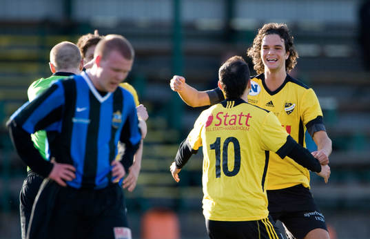 3-0, Burim Rexhepi tackar Filip Thurn för passningen
