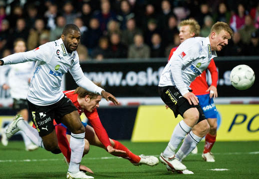 Samuel Wowoah, Michael Almebäck, Örebro och Tobias