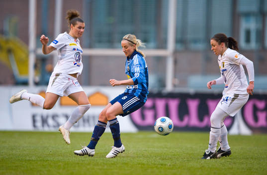Ramona Bachmann och Hanna Ljungberg, Umeå spelar bort