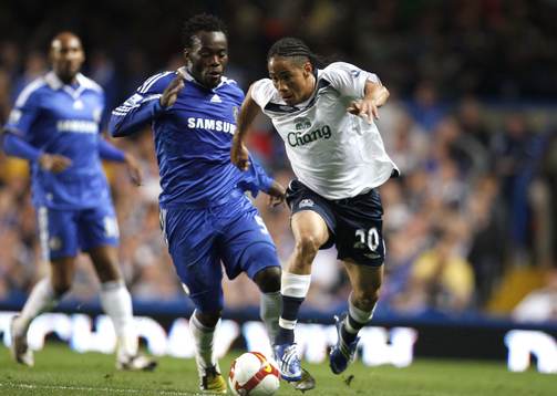 Michael Essien, Chelsea och Steven Pienaar, Everton