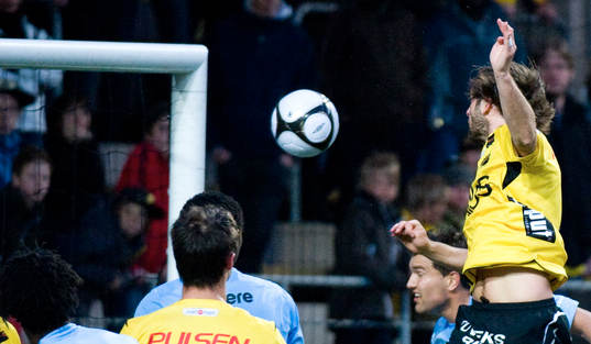 1-0 Mathias Florén som nickar in ledningsmålet