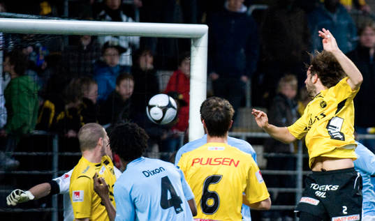 1-0, Mathias Florén nickar in segermålet