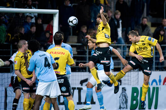 1-0 Mathias Florén som nickar in ledningsmålet