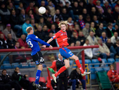 Andreas Johansson och Rasmus Jönsson, nickduell