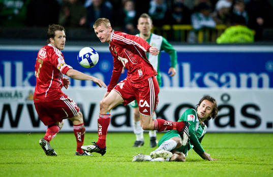 Sebastian Eriksson, Göteborg springer ifrån Louay Chanko,