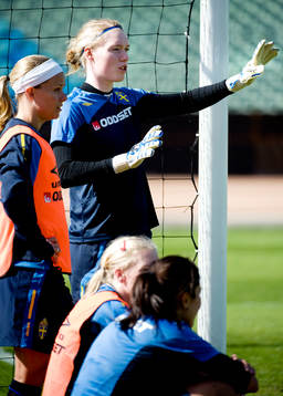 Hedvig Lindahl, målvakt