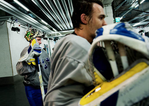 Johan Holmqvist och Stefan Liv kämpar båda om platsen som