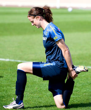 Lotta Schelin stretchar. Stretch