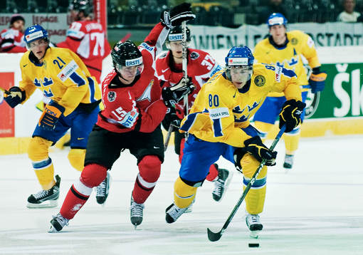 Mattias Weinhandl, Sverige, åker ifrån Paul Schellander,