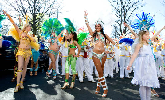 Sambadansare utanför arenan, dans, dansare, samba