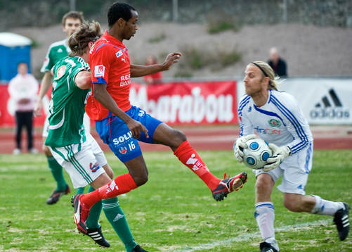 René Makondele, Helsingborg och Thomas Thudin, målvakt,