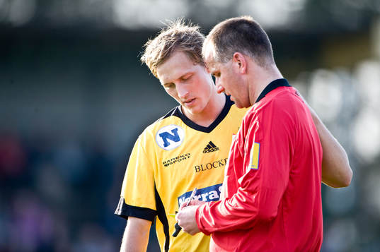 Bobby Alm Nilsson med domare