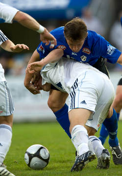 Tomas Zvirgzdauskas, Halmstad, trycker ner Sebastian