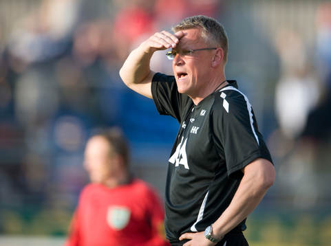 Jan Andersson, tränare, dirigerar