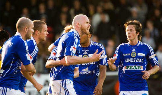 Hannes Sigurdsson,  jubel med lagkompisar