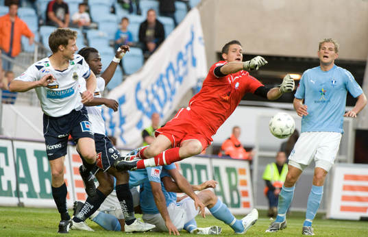 Jonas Sandqvist, Målvakt, Malmö räddar