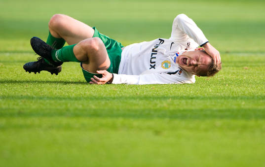 Fredrik Söderström grinar illa