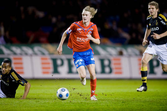 Rasmus Jönsson, Helsingborg springer mellan AIKs försvar