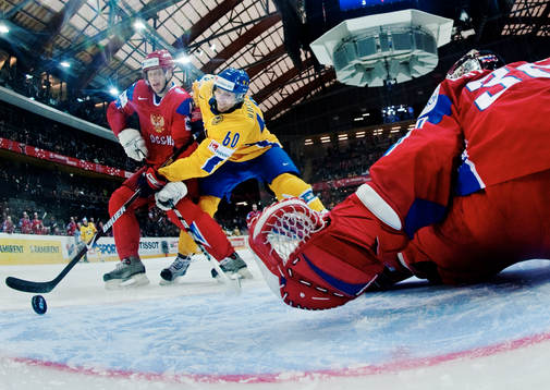 Vitali Proshkin, Ryssland, stoppar Kristian Huselius,