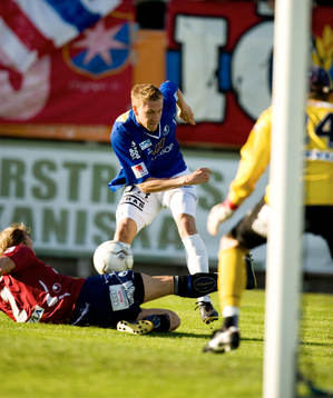 Marcus Pode, Trelleborg skjuter mot Nathan Coe, målvakt