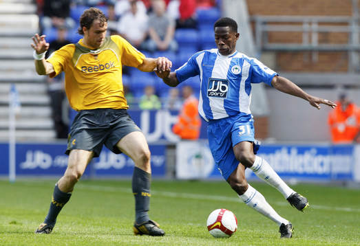 Maynor Figueroa, Wigan och Johan Elmander, Bolton