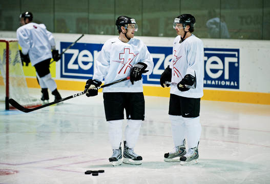 Mark Streit, till höger, är Schweiz stora stjärna