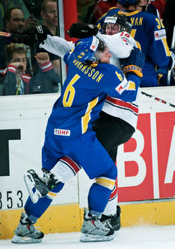 Bläddra bland fler bilder av Ishockey, VM, Schweiz - Sverige