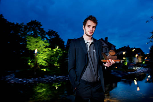 Jonas Gustavsson poserar