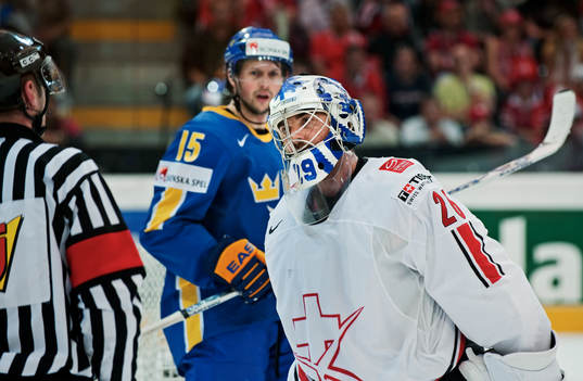Martin Gerber, målvakt, Schweiz, klagar på Rickard