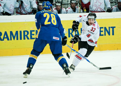 Ivo Ruthemann, Schweiz, skjuter mot mål