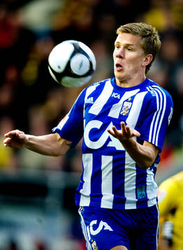 Pontus Wernbloom, IFK Göteborg,  är fri men bommar