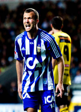 Hjalmar Jonsson, IFK Göteborg, skriker till sig ett gult