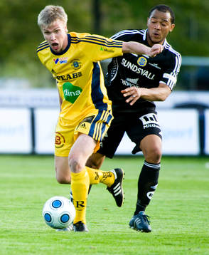 Jonas Lindh, Ängelholm och Robert Mambo Mumba, Sundsvall