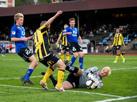 Magnus Bahne, målvakt, Halmstad. Jonas Henriksson, Häcken