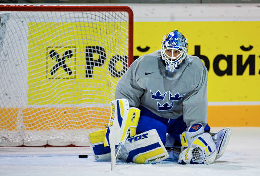 Stefan Liv, målvakt, sitter kvar