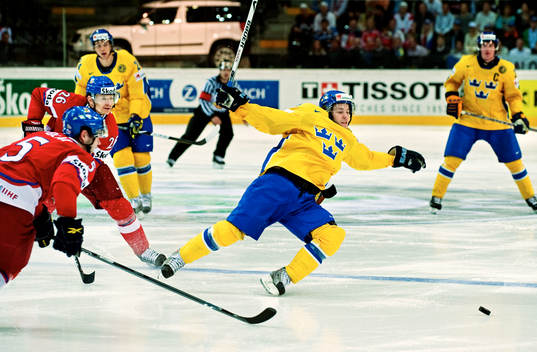 Linus Omark, Sverige, faller