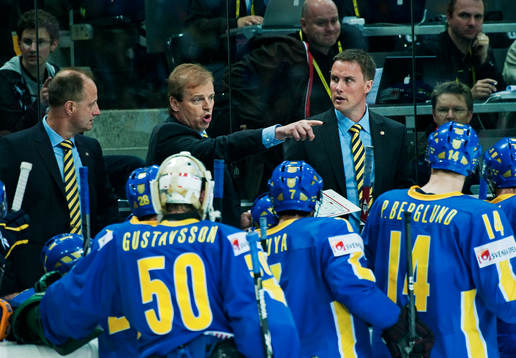 Bengt-Åke Gustafsson, förbundskapten, Sverige, ger