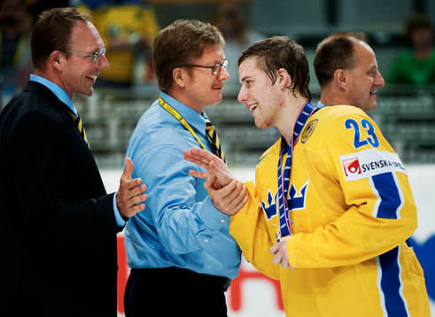 Linus Omark,  är glad över sin medalj. Brons