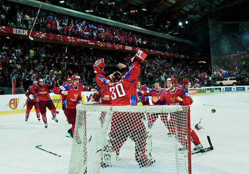 De ryska spelarna slänger sig över Ilya Bryzgalov,