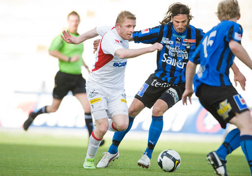 Xhevdet Llumnica, Assyriska slår sig fram mot Gustaf